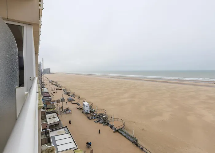 Lecomte - The Coastal Shoreline 139 * Ostende